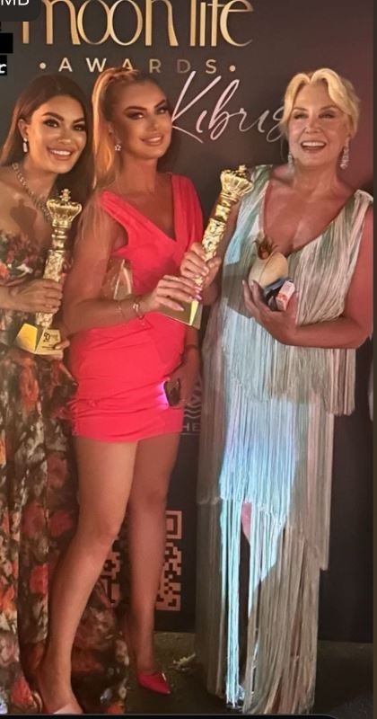 Gamze Özlü :  Başarısını Kazandığı Ödüllerle Taçlandırıyor  Gamze Özlü :  Başarısını Kazandığı Ödüllerle Taçlandırıyor